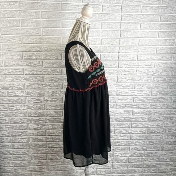 Love Reign Boho Multicolored Embroidered Dress Size Small - Picture 4 of 6